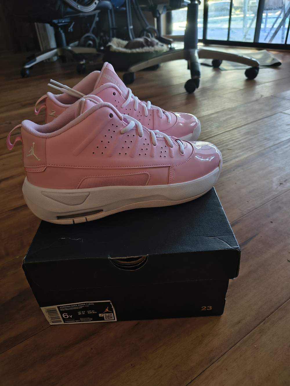 Jordan Max Aura 7 Pink Mid-Top Sneakers